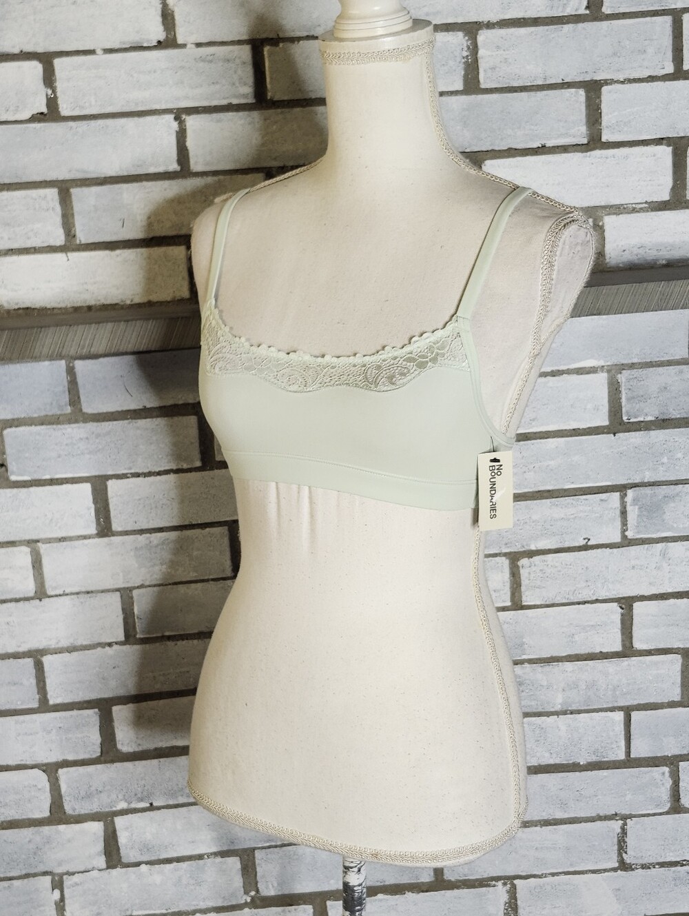 • NWT No Boundaries Scoop-neck Bralette With Lace Size XS Mint Dream Bra